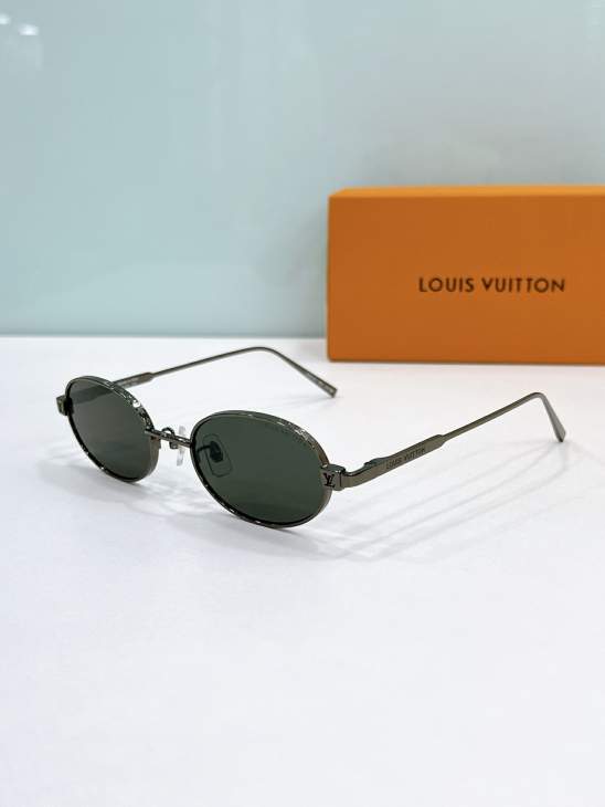 Picture of Louis Vuitton Sunglasses _SKUfw80537228fw